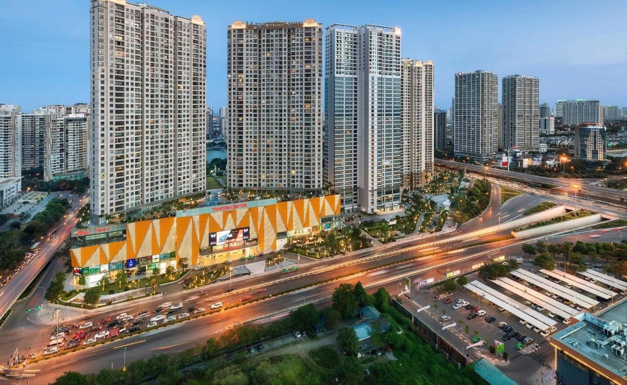 Spacious/3br/lakeview/highrise Apartment *